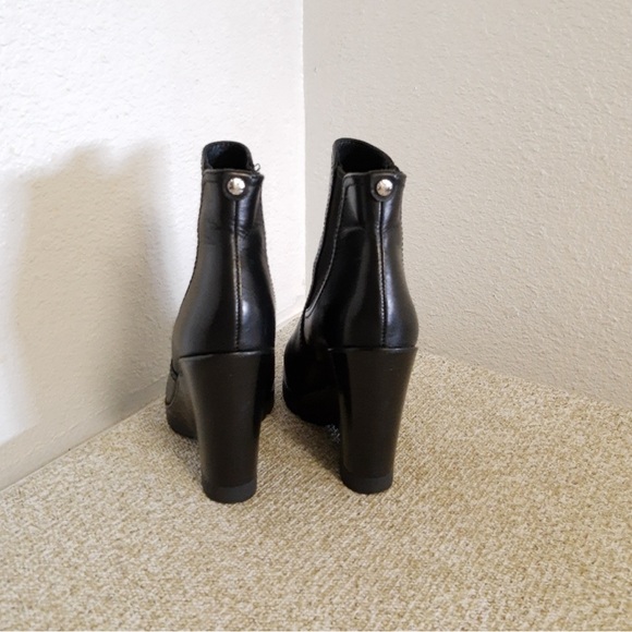 Michael Kors Thea Leather Wedge Boot, Size 7M  $30 $250 - Picture 3 of 12